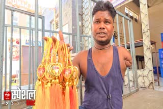PAWAN RAWAT SELLING SAIBABA LOCKET