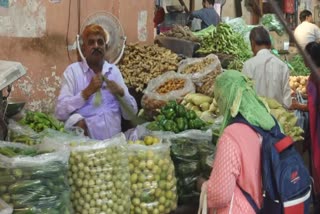 Retail inflation dips