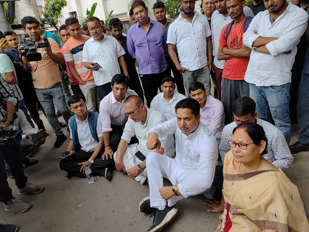 Congress protest at DGP office