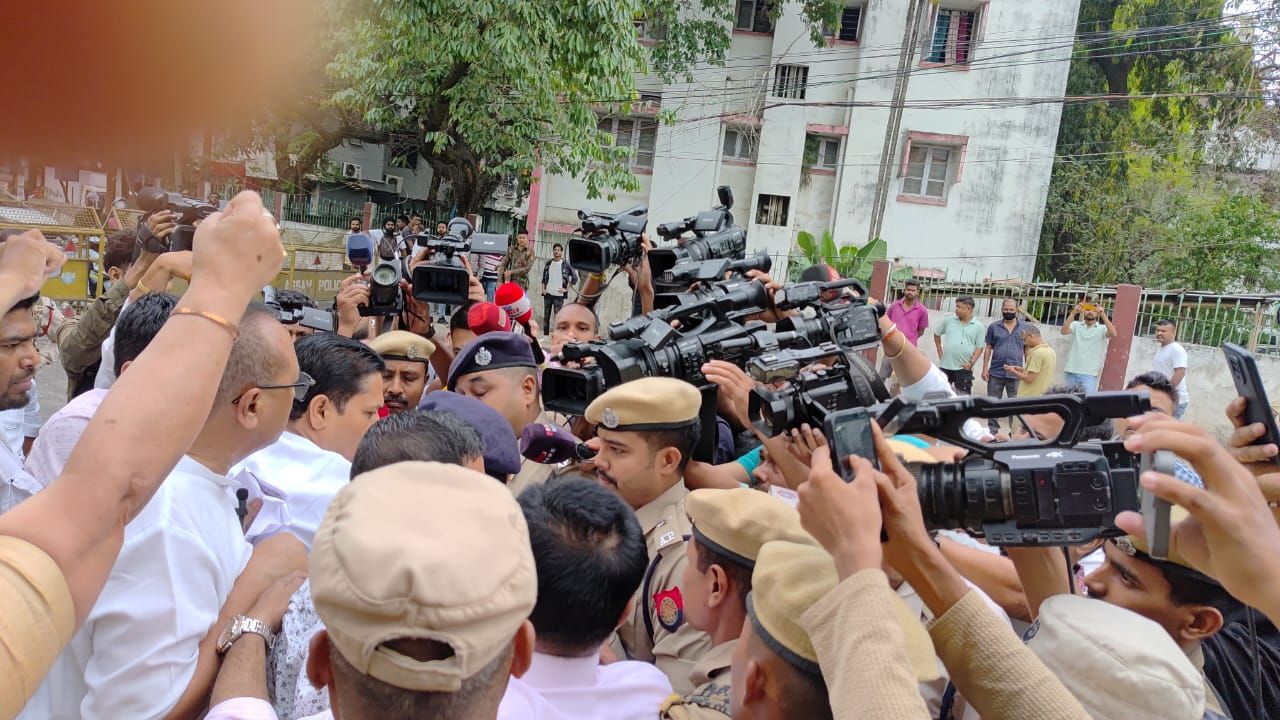 Congress protest at DGP office
