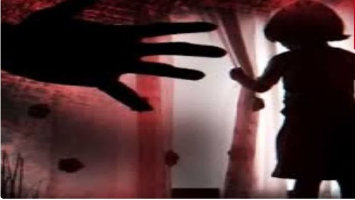 پڑوسی نے 4 سالہ بچی کو ٹافی کا لالچ دے کر زیادتی کا نشانہ بنایا
