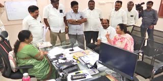 TDP Leaders Complain Due to YCP Leaders Open Strong Room