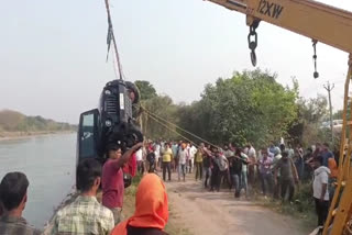 Three days later divers recovered the thar from the Bhakra canal, the case will be investigated based on the driver's belongings.