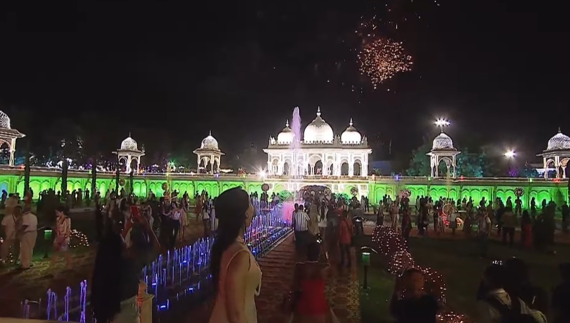 مس ورلڈ 2025 کے مقابلے میں حصہ لینے والی حسینائیں راموجی فلم سٹی میں