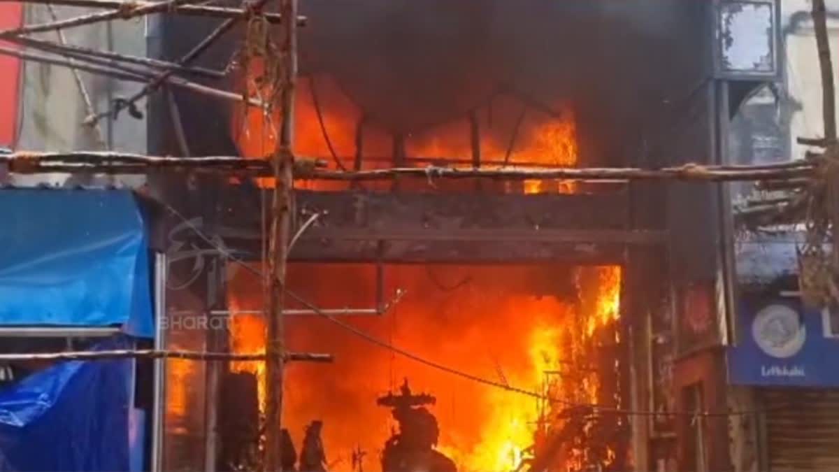 Tirupati Fire breaks out: તિરુપતિમાં ગોવિંદરાજા સ્વામી મંદિર પાસે ભીષણ આગ