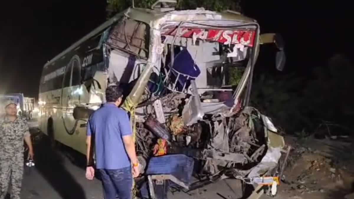 MP: Morena Bus Accident: Bus going from Gwalior to Delhi collided with a dumper, 3 people died, 15 injured