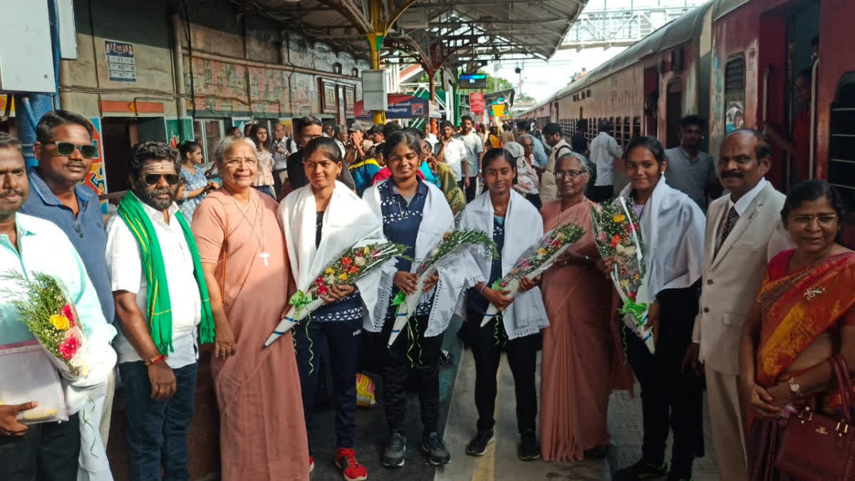 mayiladuthurai college students