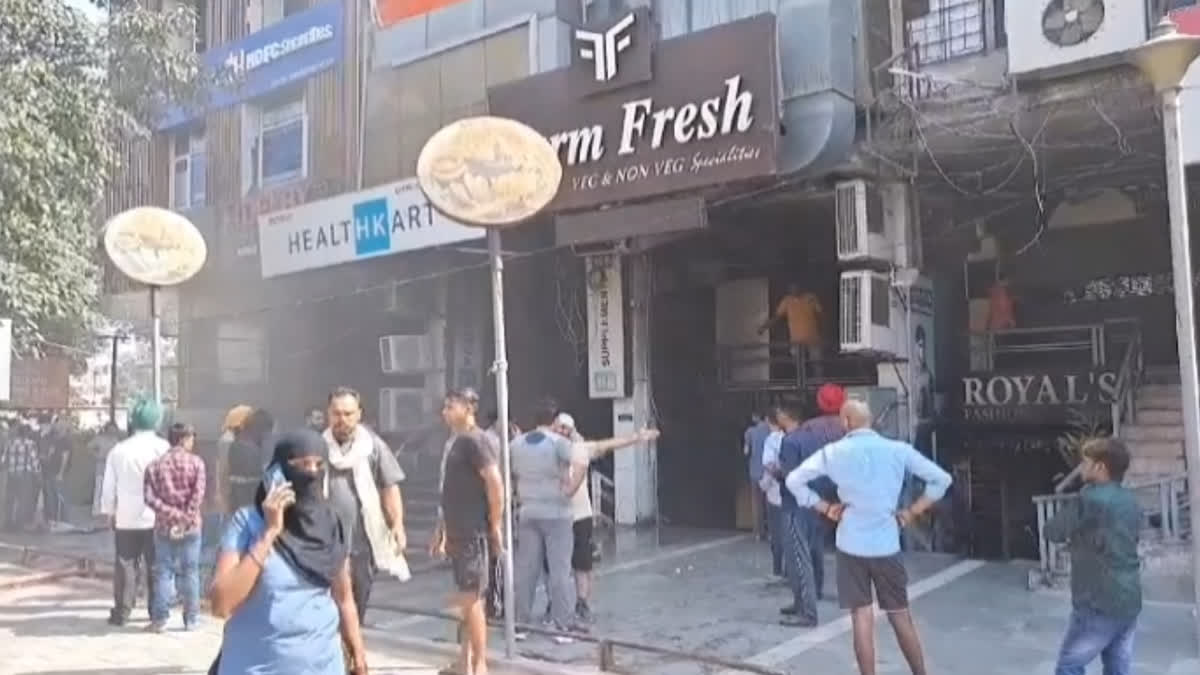 A fire broke out at a boutique on Ludhiana Malhar Road, the owner suffered a loss of lakhs