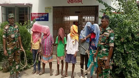 eight-people-arrested-for-beating-up-youth-on-child-theft-charges-in-dumka