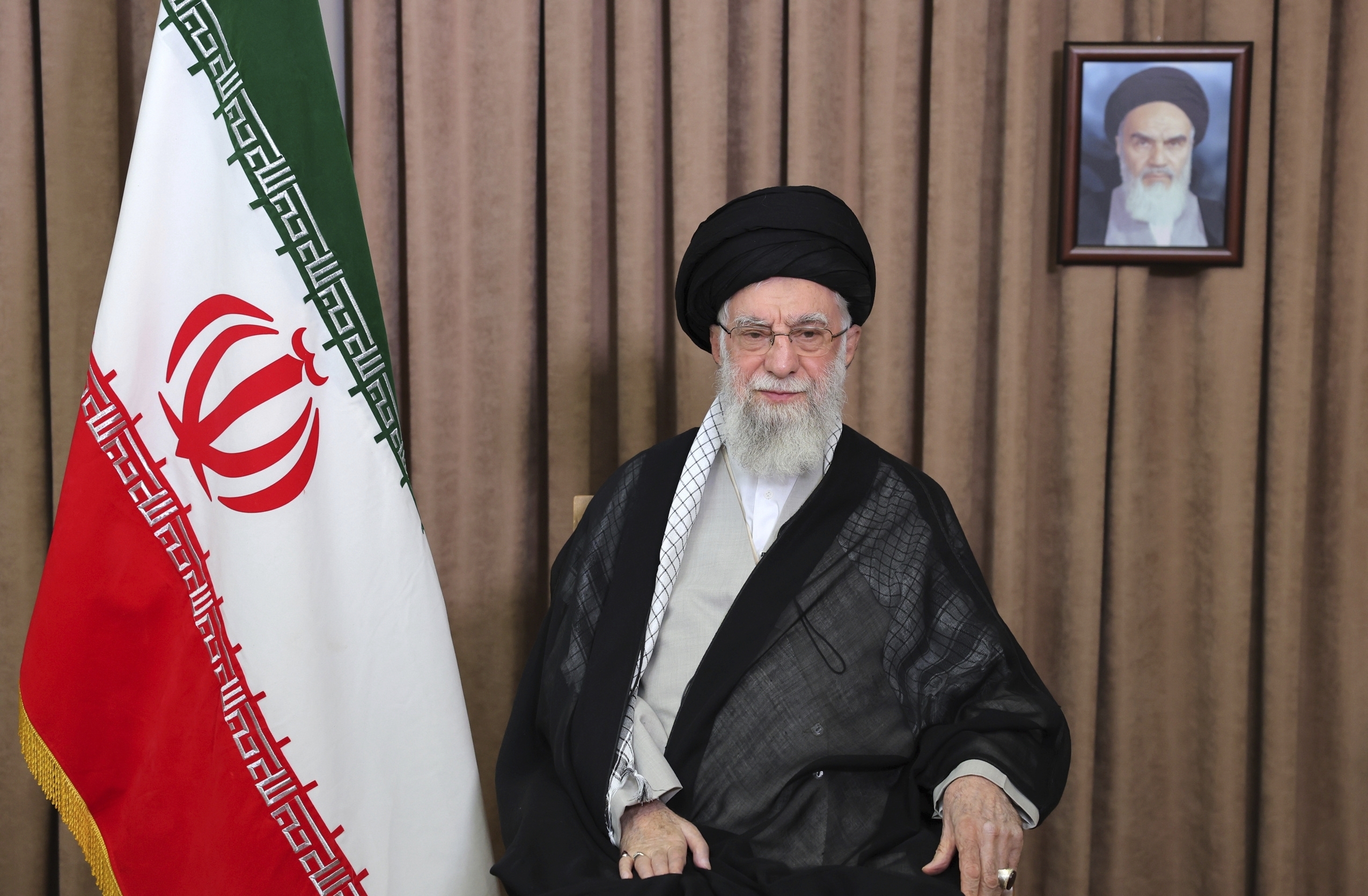 جی 7 ممالک اسرائیل کے ساتھ، 21 مسلم ممالک ایران کی حمایت میں