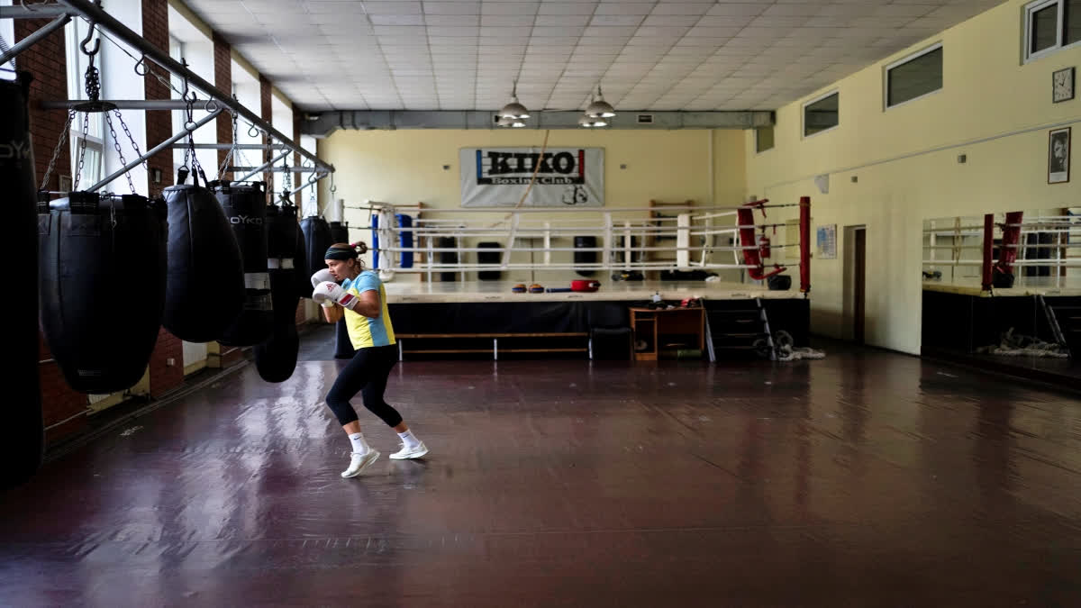 Ukrainian boxer fights through the challenges of war on her way to the Paris Olympics