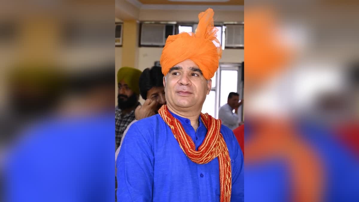 ravinder raina serves defamation notice to former MLC, seeks Rs 5 cr in damages