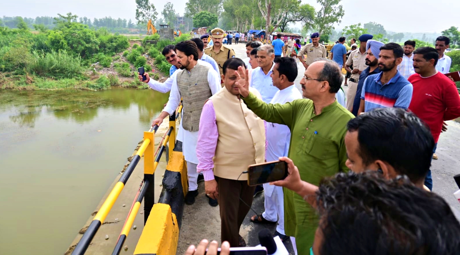 Anurag Thakur Visit Una For Flood damage.