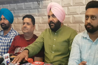A war of words intensified between Punjab Cabinet Minister Dhaliwal and Amritsar MP Aujla