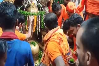 Khunti Devotees thronged the famous Baba Amreshwar Dham