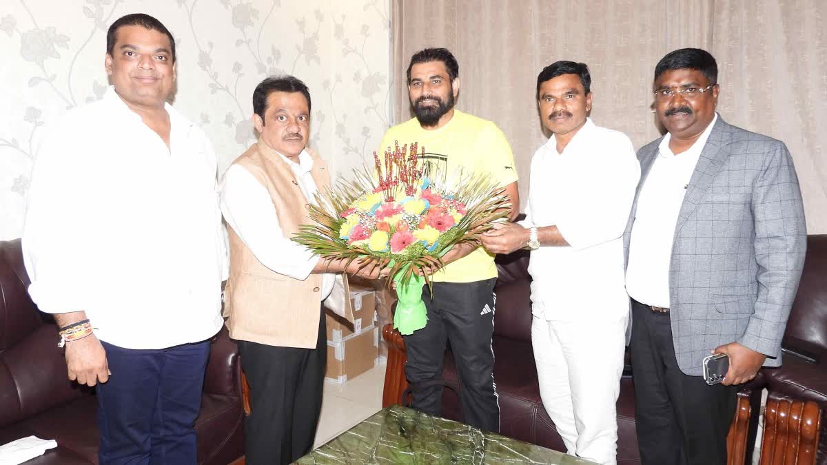 Minister Zameer Ahmed meets Team India pacer Mohammed Shami