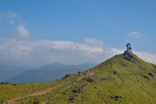 PONMUDI TRAVEL BAN  പൊന്‍മുടി പ്രവേശനം നിരോധിച്ചു  പൊന്‍മുടി ടൂറിസം  HEAVY RAIN IN THIRUVANANTHAPURAM