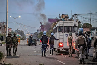 Violent protests over reforms in the government job quota system led Dhaka University authorities to indefinitely close the institution. The decision followed clashes that resulted in six deaths including three students, prompting concerns over student safety.