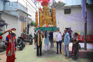 Hindu Family take part in Muharram