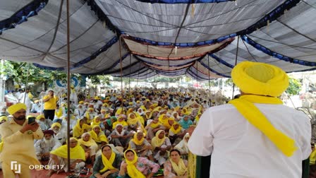 DHARNA IN MINISTER MEET HAYER HOUSE