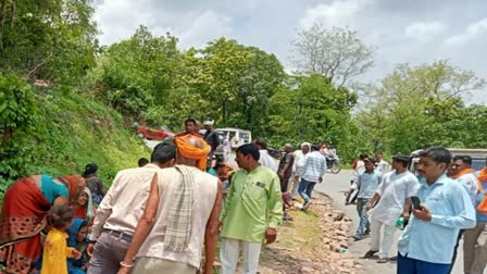 TRACTOR ACCIDENT 2 DEATH 40 INJURED