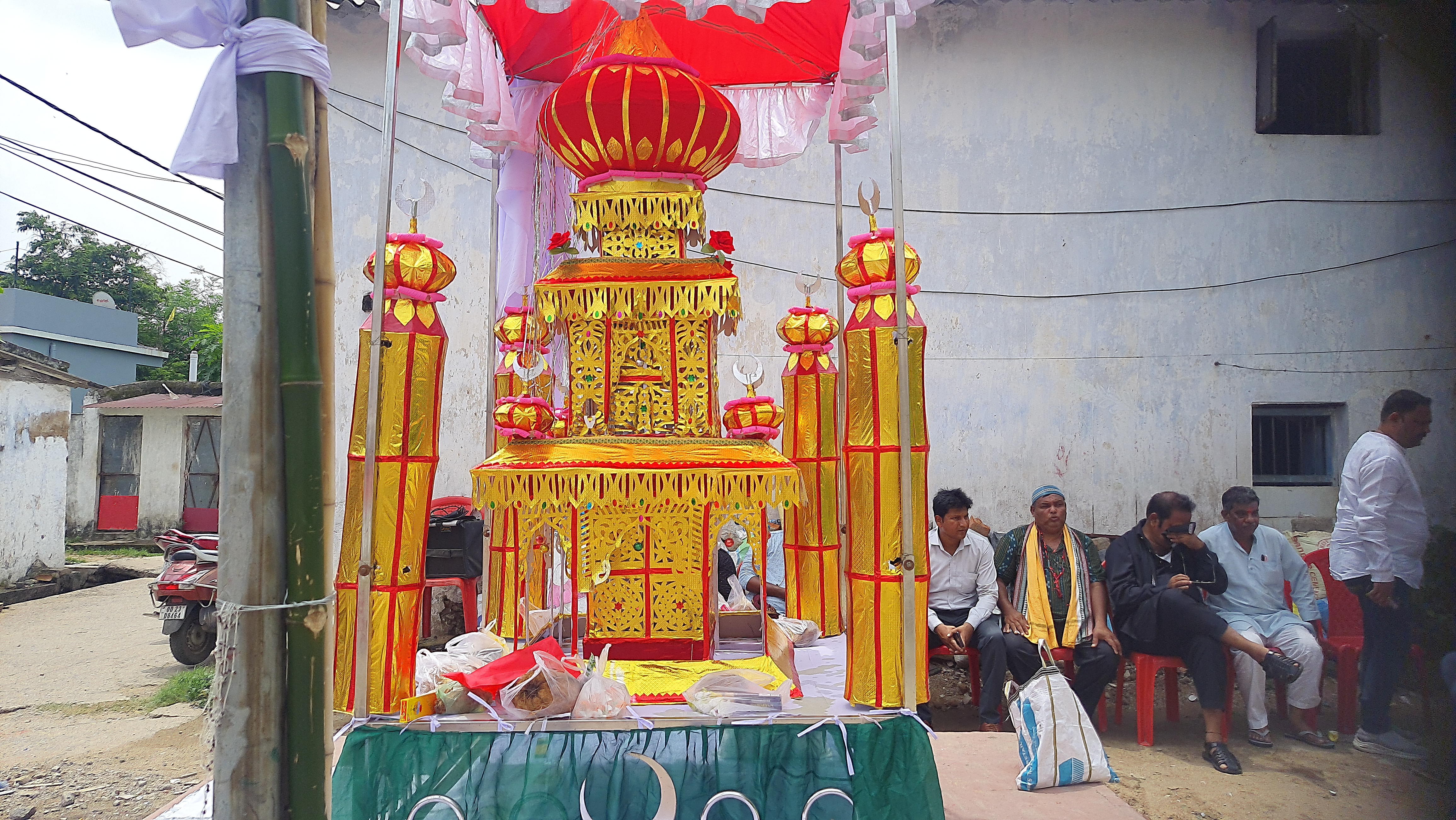 Hindu Family take part in Muharram