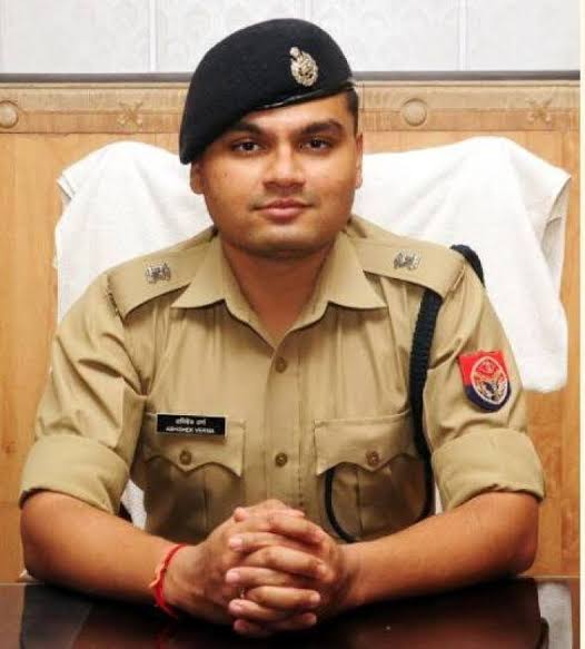 ips transfer yogi government transferred sp of hapur list news in hindi