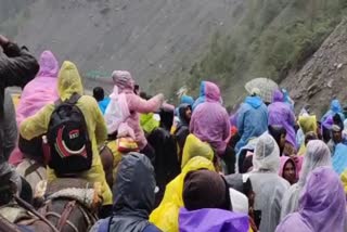 امر ناتھ یاترا دونوں راستوں سے دوسرے روز بھی معطل