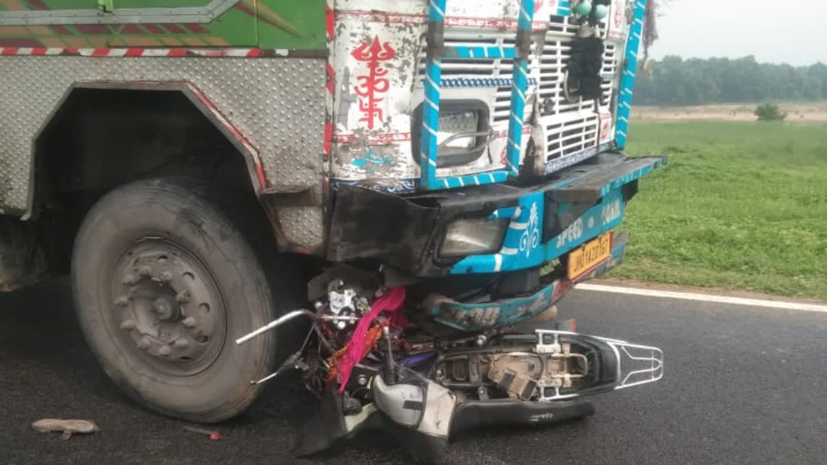 Two minors killed in truck bike collision