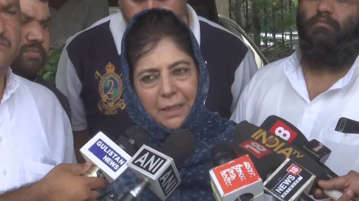 will-sc-play-role-of-lord-krishna-or-dhritarashtra-mehbooba-mufti-on-article-370-hearing
