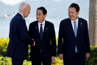 With a trilateral summit scheduled to be held on Friday in Camp David between the US, Japan and South Korea, Seoul’s role in the Indo-Pacific region has again come under focus. Ahead of his visit to the US, South Korean President Yoon Suk Yeo said in a televised speech in Seoul that the summit “will set a new milestone in trilateral cooperation contributing to peace and prosperity on the Korean Peninsula and in the Indo-Pacific region”.