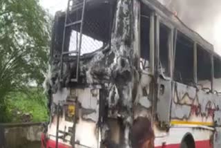 Mob sets bus on fire protesting against Cong leader's death