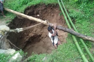 people buried in well in Silli