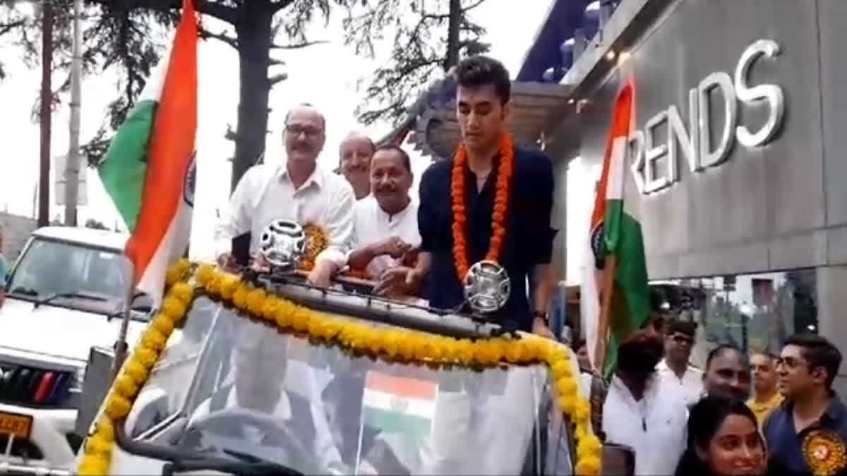 Lakshya Sen received a grand welcome in Almora