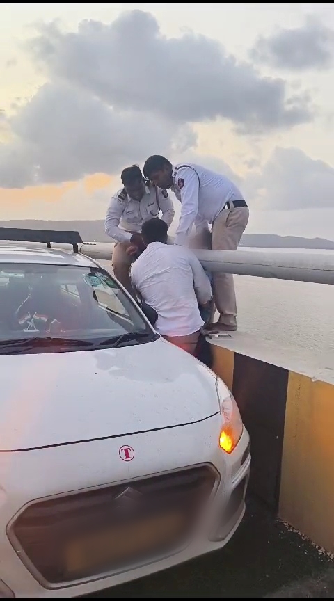 Police said the 56-year-old woman who booked a cab from Mulund area asked the cab driver to stop on the Atal Setu, midway. She came out of the cab and climbed atop the safety railing of the bridge, they said.