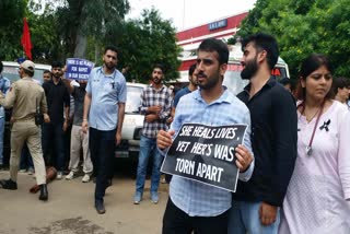 Medicos Take Out Protest March In Jammu Against Kolkata Doctor Rape-Murder