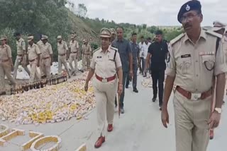 karnataka_liquor_destoryed