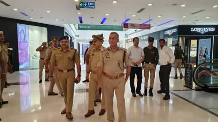 BOMB THREAT IN NOIDA MALL