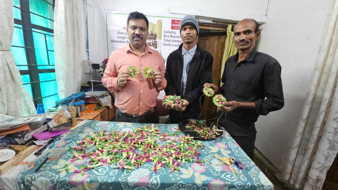 Enter here.. CHHINDWARA DESHI RAKHI  CHHINDWARA TRIBLE HAND MADE RAKHI