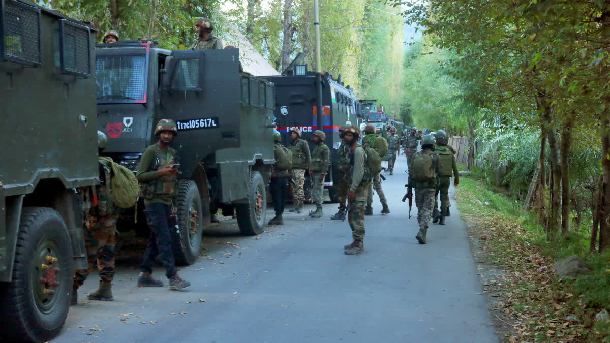 Search For Militants In Anantnag  Anantnag Encounter  Anantnag clash  Gadole Forest Area  Anantnag Encounter Latest News  ജമ്മു കശ്‌മീര്‍ അനന്ത്നാഗ്  ജമ്മു കശ്‌മീര്‍ അനന്ത്നാഗ് ഏറ്റുമുട്ടല്‍  സുരക്ഷാസേന ഭീകരവാദി ഏറ്റുമുട്ടല്‍  ഗഡോള്‍ വനമേഖല  ജമ്മു കശ്‌മീര്‍ പൊലീസ്