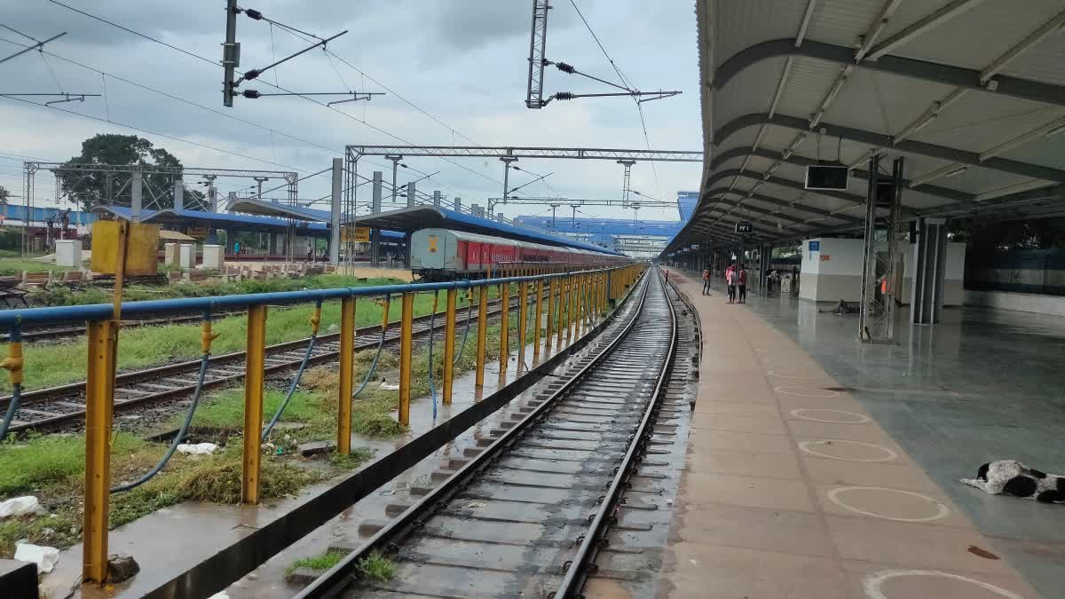 trains canceled due to rain in Ujjain