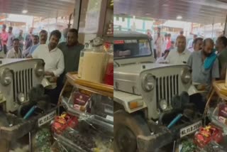 Jeep Rammed Into The Bakery One Person Injured  One Person Injured In Wayanad  Jeep Rammed Into The Bakery In Wayanad  Jeep Rammed In Wayanad  wayanad jeep accident  wayanad jeep accident One Person Injured  വയനാട്ടിൽ ബേക്കറിയിലേക്ക് ജീപ്പ് ഇടിച്ചു കയറി  ബേക്കറിയിലേക്ക് ജീപ്പ് ഇടിച്ചു ഒരാൾക്ക് പരിക്ക്  ജീപ്പ് ഇടിച്ചു കയറി ഒരാൾക്ക് പരിക്ക്  കല്‍പ്പറ്റ പിണങ്ങോട് റോഡിലെ മലബാര്‍ ബേക്കറി  മലബാര്‍ ബേക്കറിയിലേക്ക് ജീപ്പ് ഇടിച്ചു കയറി  അപകടം ബേക്കറിയില്‍ സാധനം വാങ്ങുന്നതിനിടെ  കോണ്‍ട്രാക്‌ടറുടെ ഫ്‌ളോറിംഗ് ജോലിക്കാരുടെ ജീപ്പ്  അതിഥി തൊഴിലാളി സ്‌റ്റാര്‍ട്ട് ചെയ്‌തപ്പോൾ അപകടം  കല്‍പ്പറ്റപിണങ്ങോട് ജീപ്പ് ഇടിച്ചു കയറി അപകടം