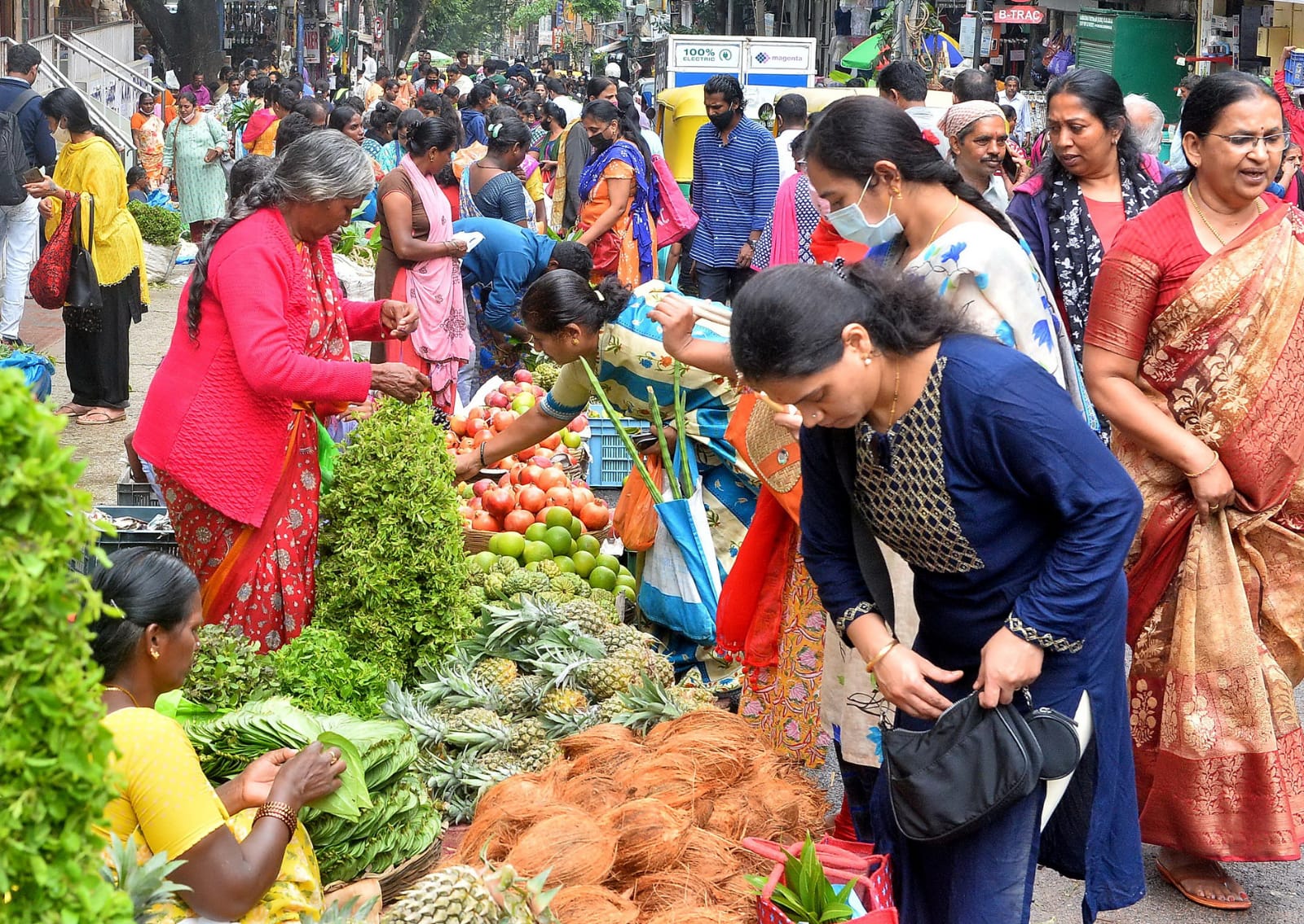 Flowers  and Vegetables at  affordable prices for customers in  Ganesh Chaturthi bengaluru