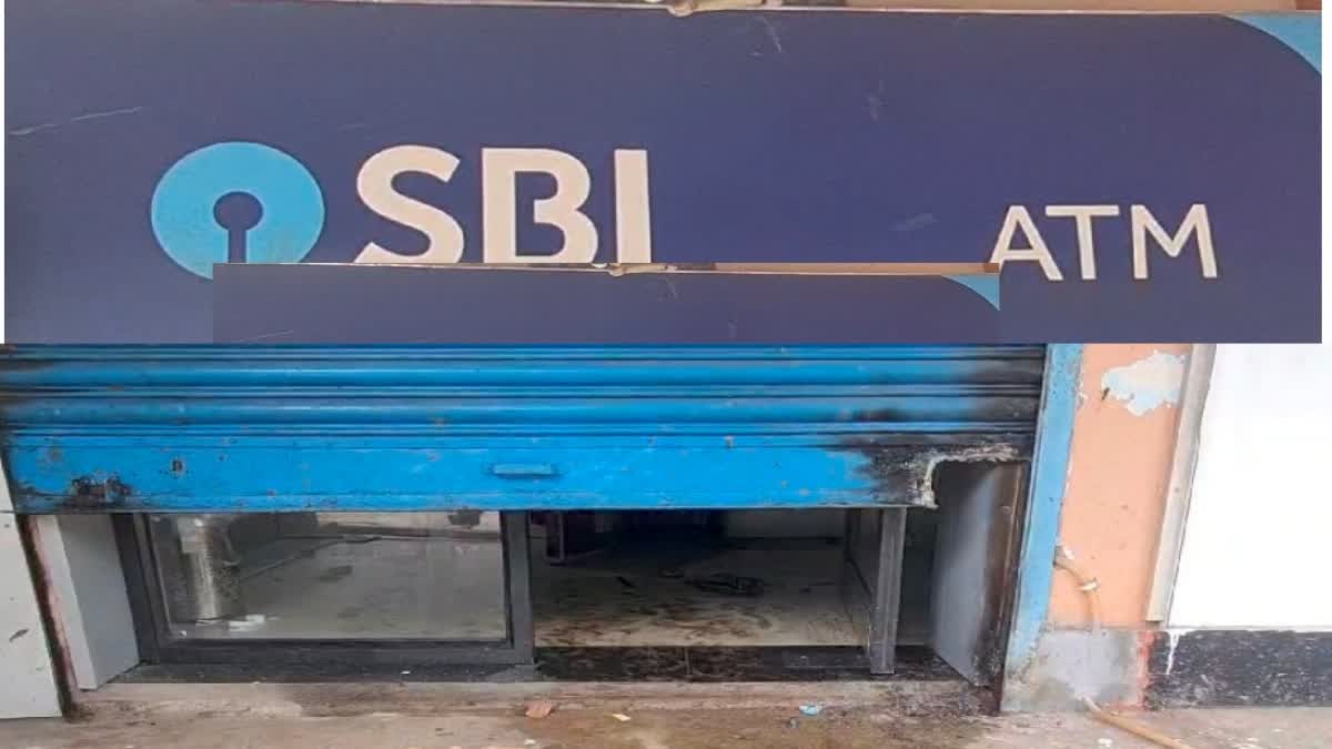 thieves-stole-cash-atm-machine-police-inquery-ramgarh