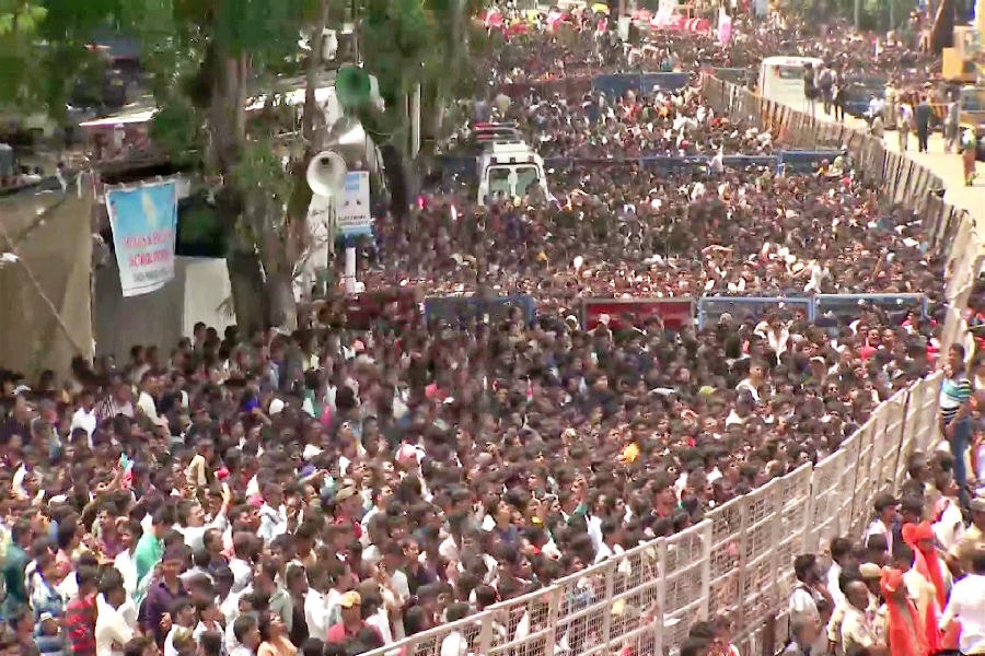 Ganesh Immersion in Hussain Sagar