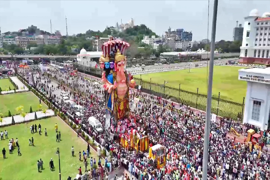 Ganesh Immersion in Hussain Sagar