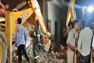 പടക്ക നിർമാണ ശാലയിൽ തീപിടിത്തം  FIRECRACKER FACTORY EXPLOSION  ഫിറോസാബാദ് സ്‌ഫോടനം  FIRECRACKER FACTORY EXPLOSION IN UP