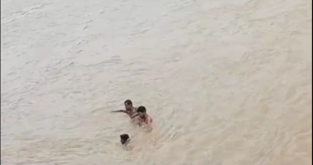 three children rescued after drowned in Barakar river in Koderma