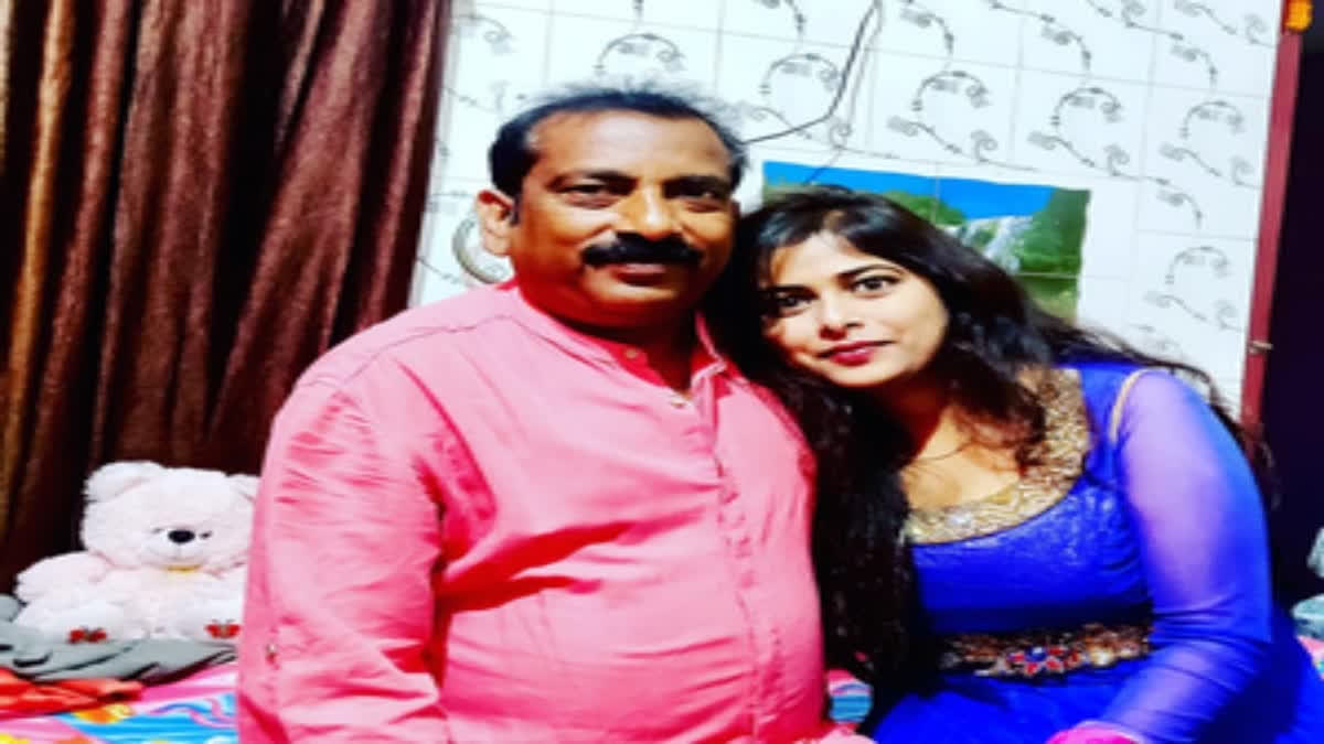 Jharkhand: Father takes out his married daughter Baraat from her in-law's house with music and fireworks
