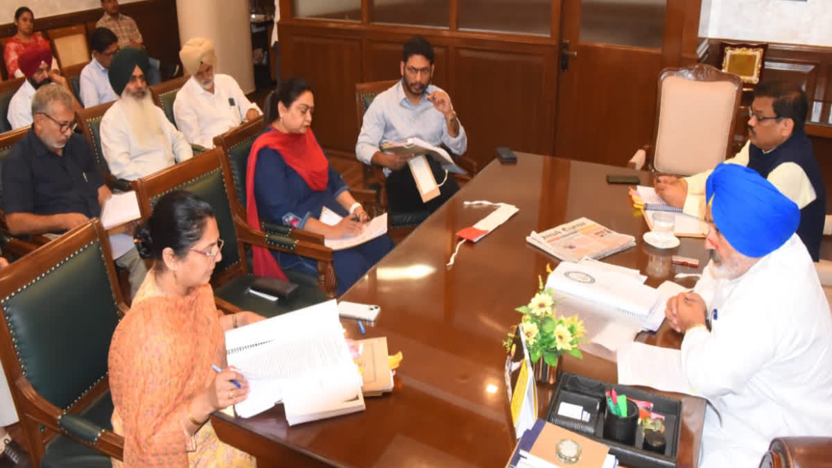 Horticulture Minister Chetan Singh Jaudamajra held a detailed meeting regarding the planning of crop diversity.
